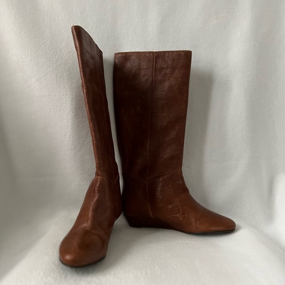 Steven by Steve Madden Size 6 Brown Glossy Leather Wedged Heeled Boots. - Picture 7 of 16
